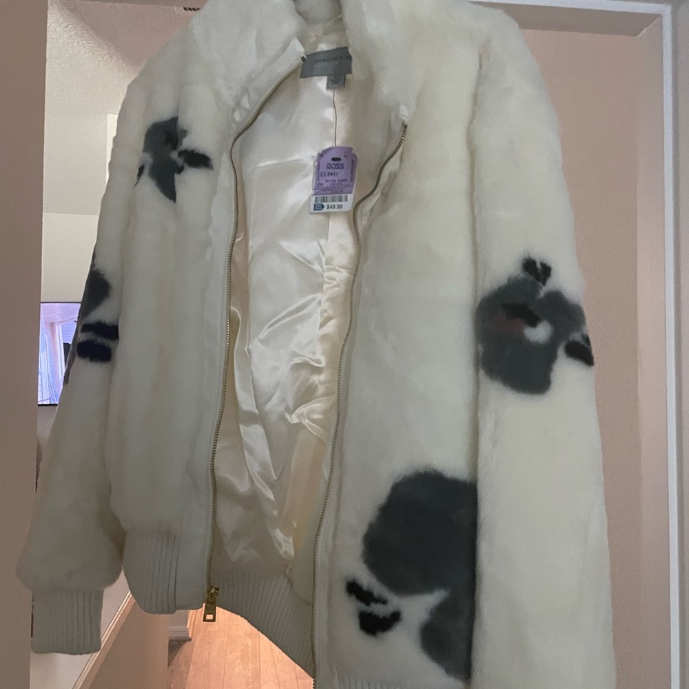 Short super cute fur jacket